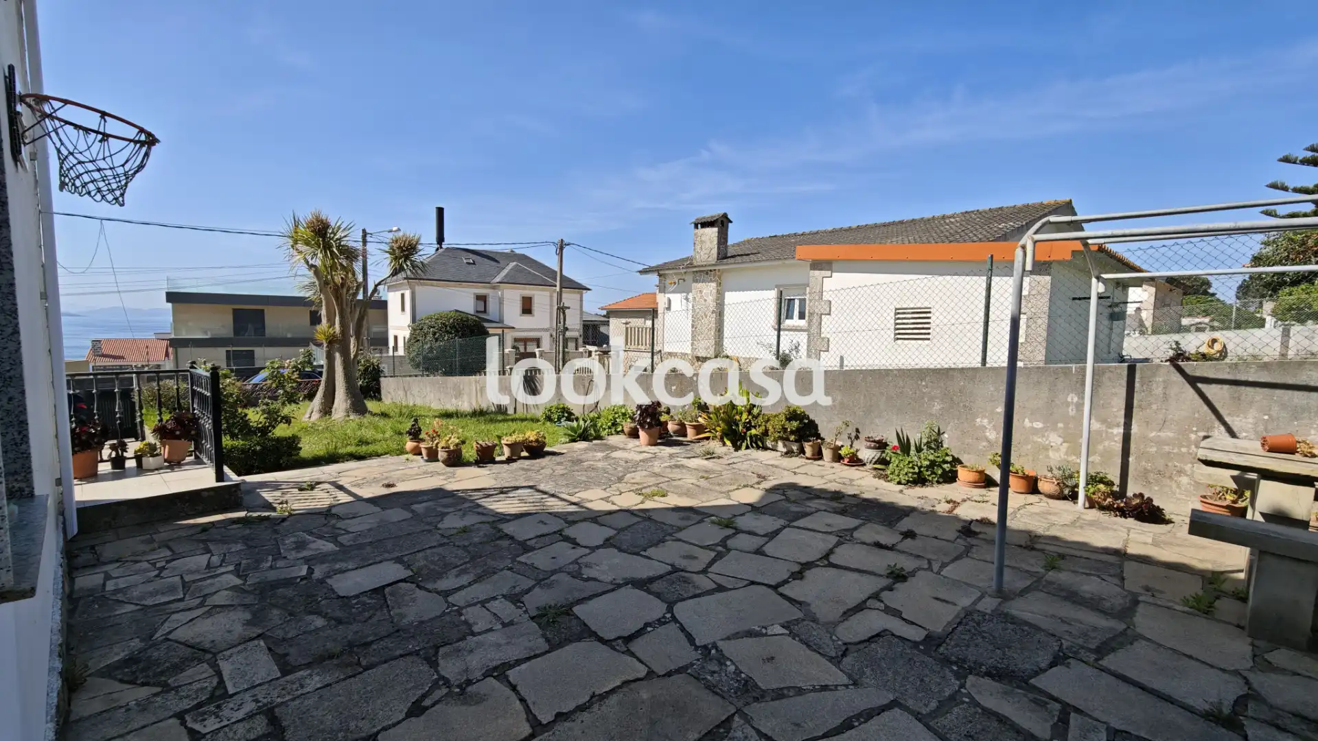 Vista exterior de Casa o xalet en venda en Sanxenxo amb Calefacció, Jardí privat i Terrassa