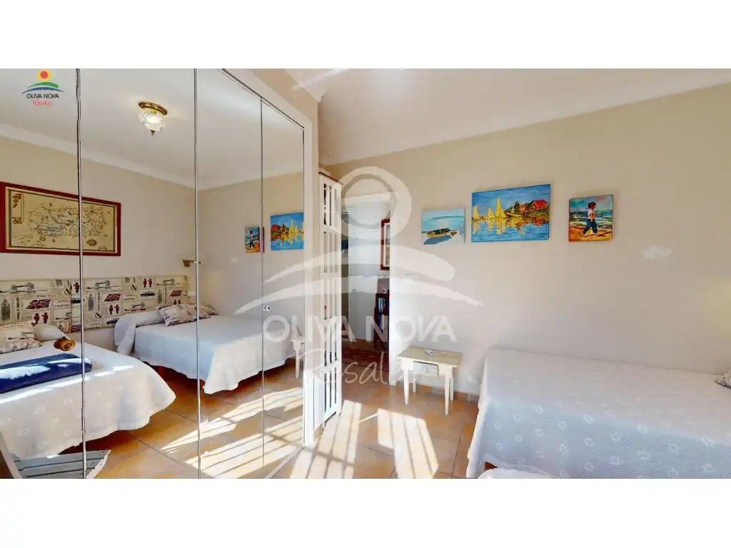 Habitación de Casa o chalet en venta en Oliva con Jardín privado