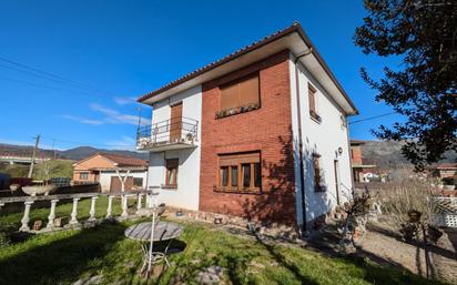 Exterior view of House or chalet for sale in Los Corrales de Buelna   with Balcony