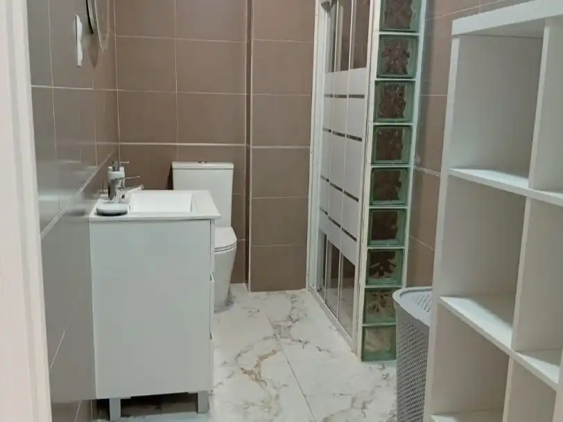Baño de Local en venta en Aranjuez con Aire acondicionado, Calefacción y Amueblado