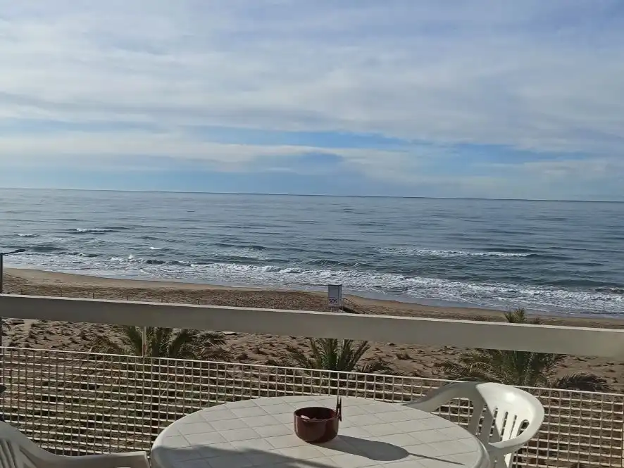 Apartamento con piscina en alquiler en Passeig Marítim Sant Joan de Déu 202