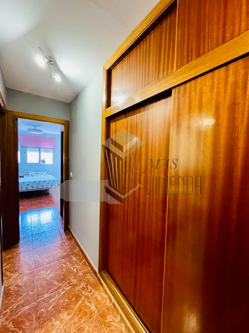 Piso en venta en La Línea de la Concepción con Amueblado y Piscina comunitaria