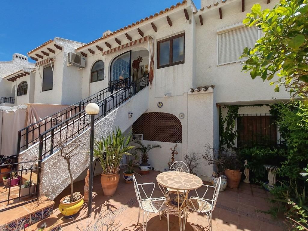 Jardí de Casa o xalet de lloguer en Orihuela amb Terrassa
