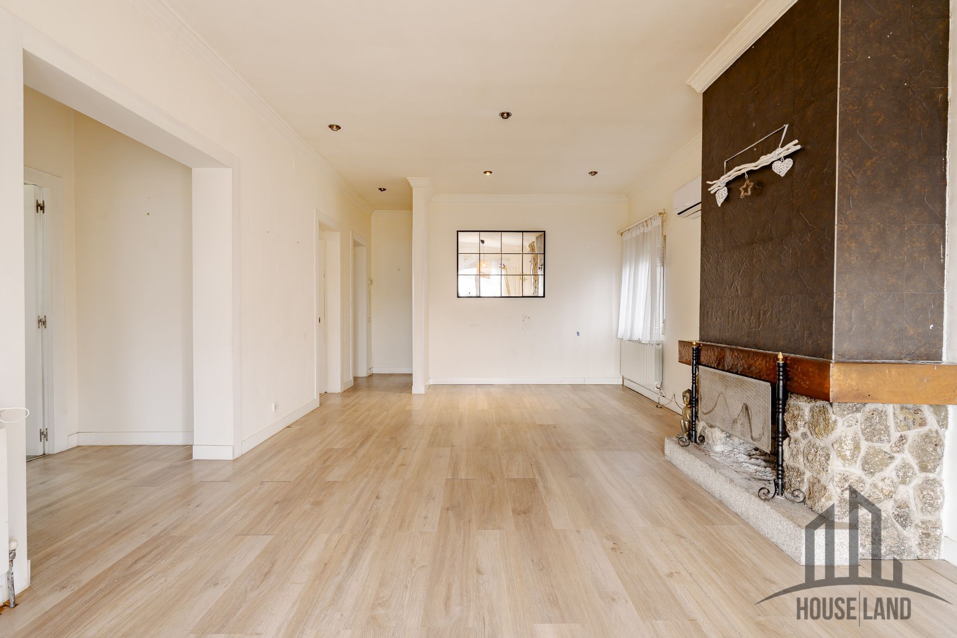 Sala d'estar de Casa o xalet en venda en El Casar amb Aire condicionat, Calefacció i Jardí privat