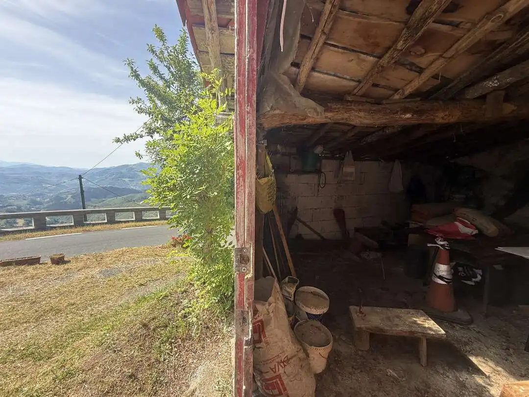 Außenansicht von Country house zum Verkauf in Arakaldo mit Abstellraum