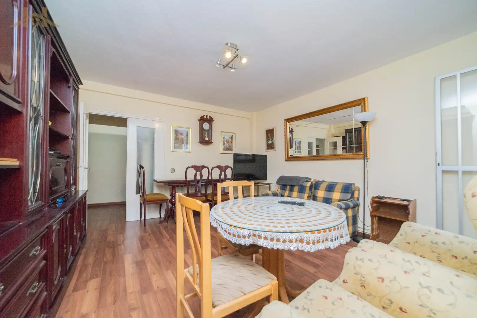 Flat with terrace for sale in Calle de la Reina Mercedes, imagen 3