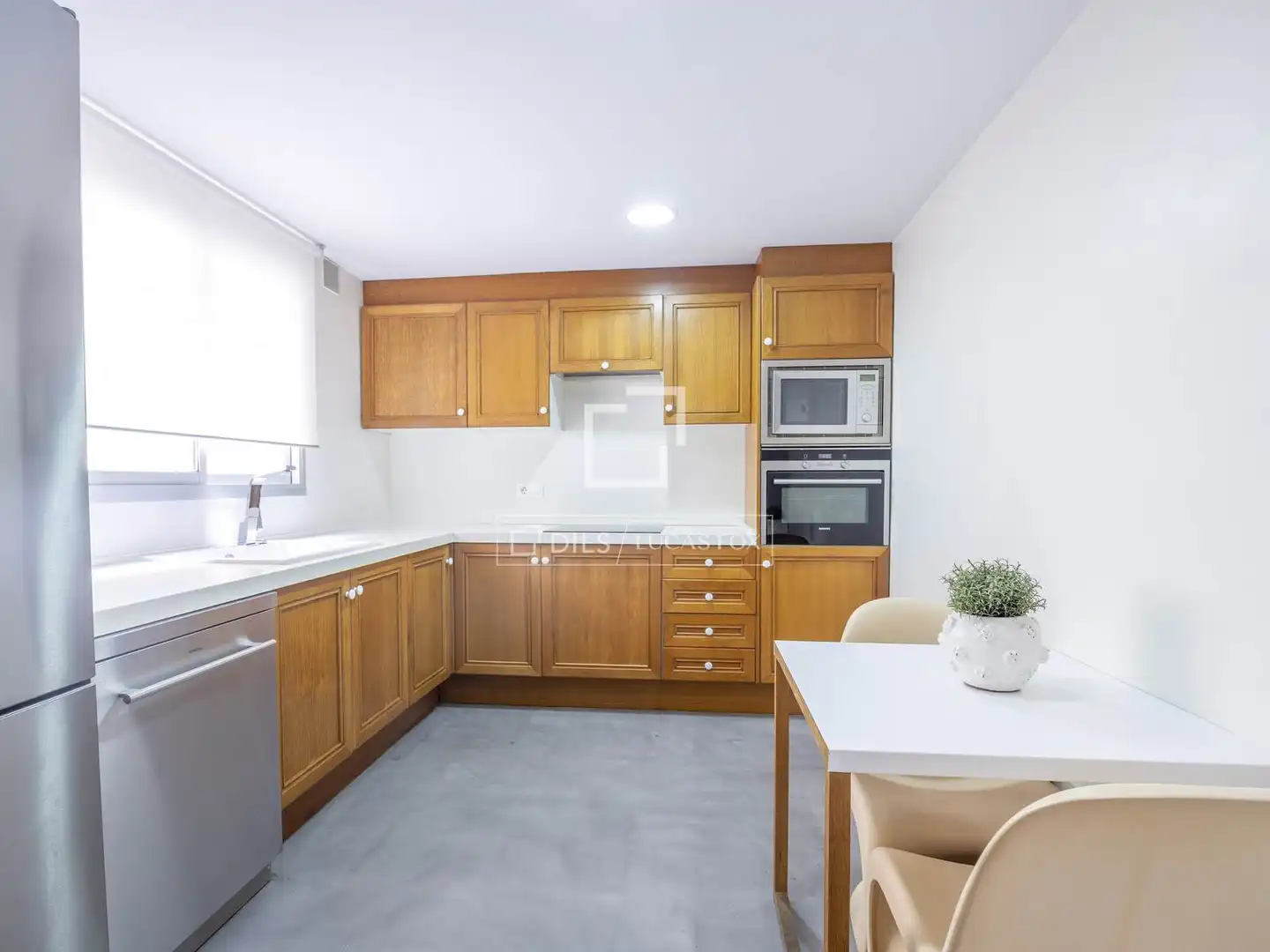 Cuina de Àtic de lloguer en Valencia amb Aire condicionat, Calefacció i Parquet