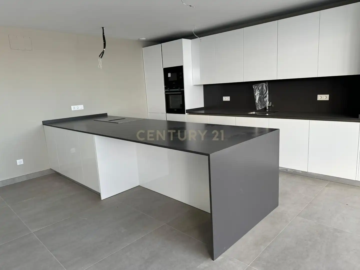 Apartament amb terrassa en venda a Urbanizacion Sup, 1H, 29693, Málaga, Spain