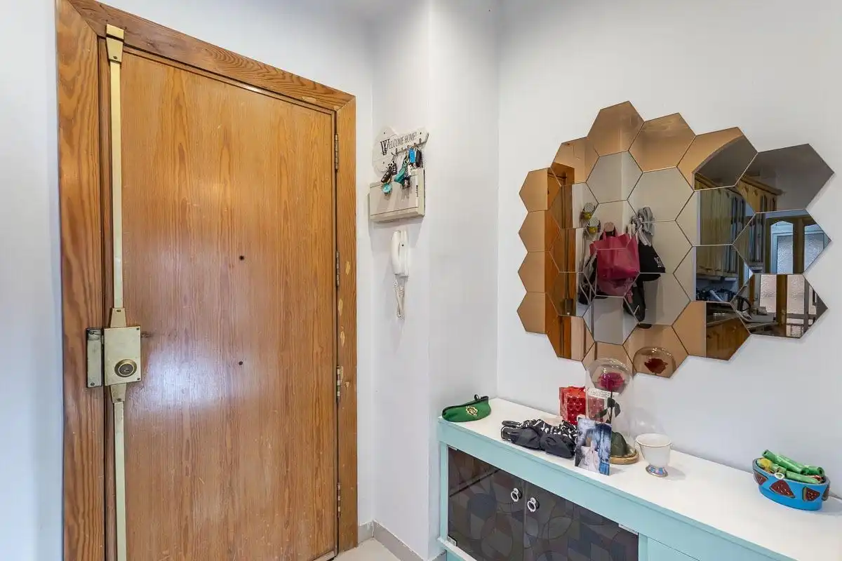 Flat for sale in Granada  with Air Conditioner and Terrace