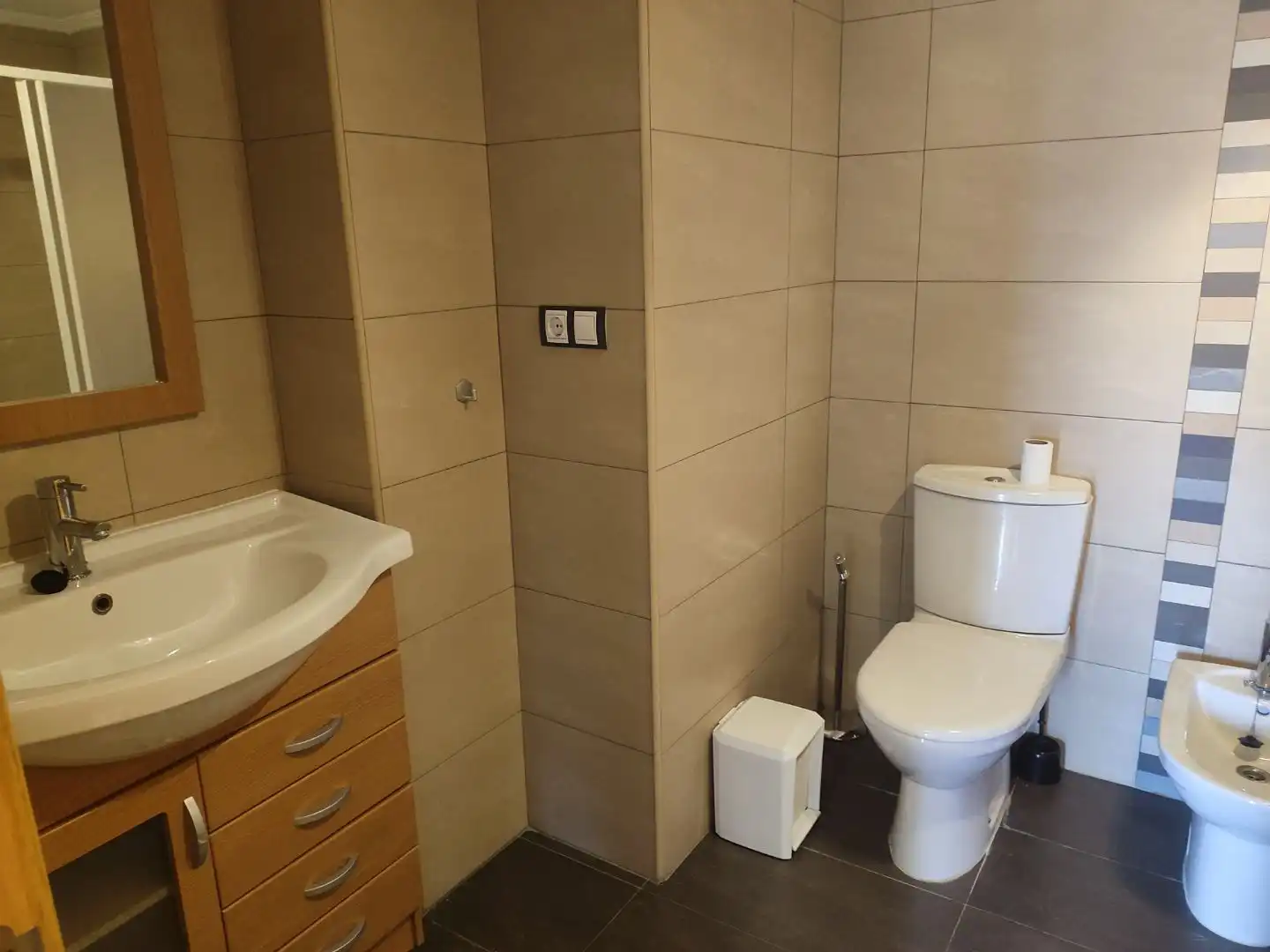 Bany de Apartament de lloguer en Teruel amb Calefacció, Moblat i Forn