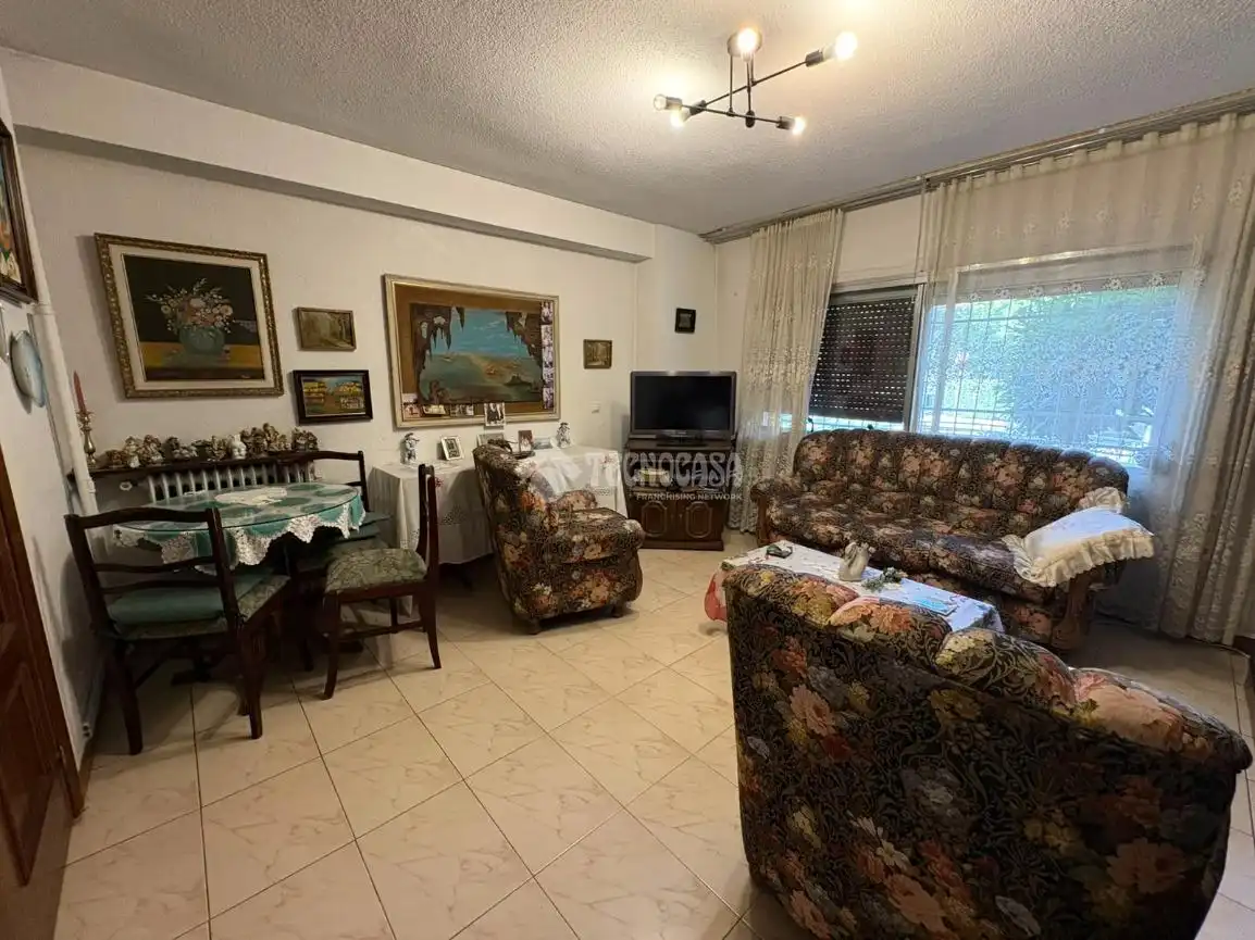 Living room of Flat for sale in Madrid  with Air Conditioner and Heating