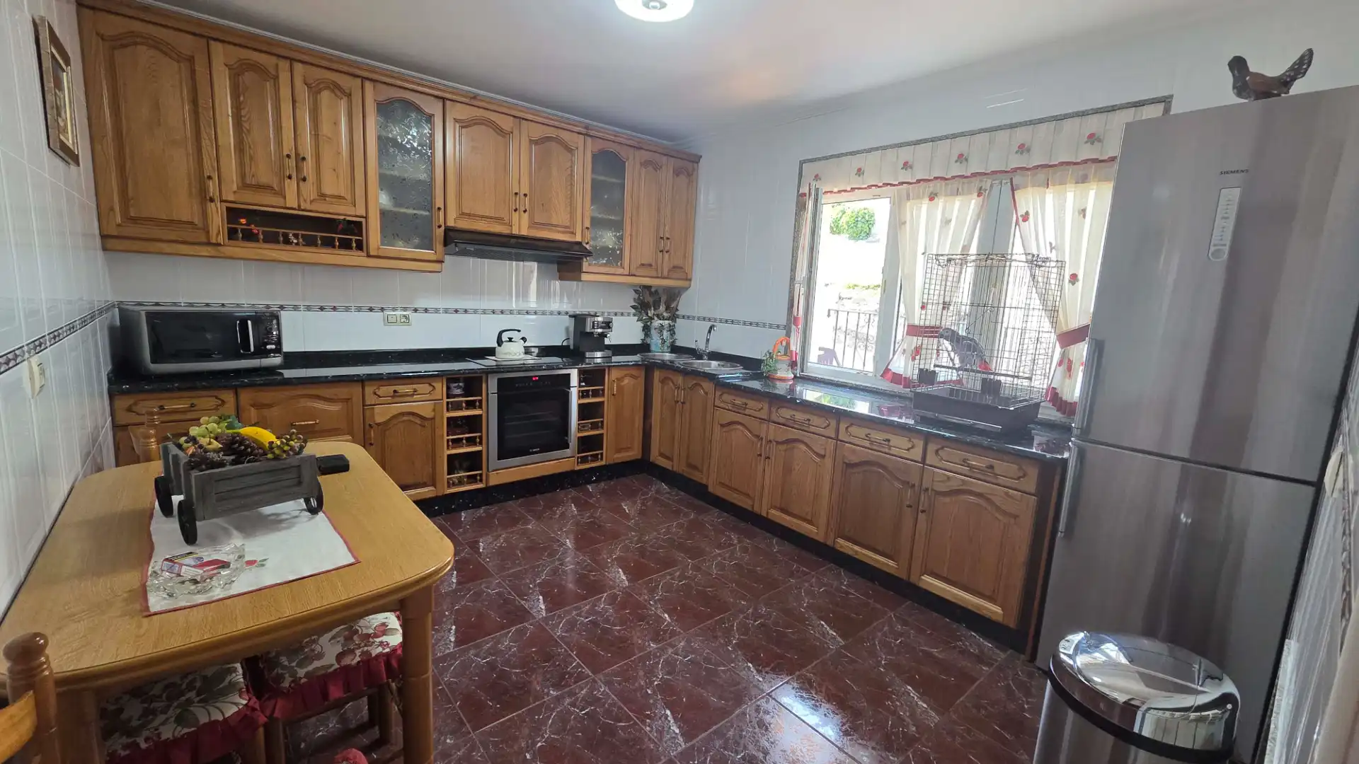 Cuina de Casa o xalet en venda en Pravia amb Calefacció, Jardí privat i Terrassa