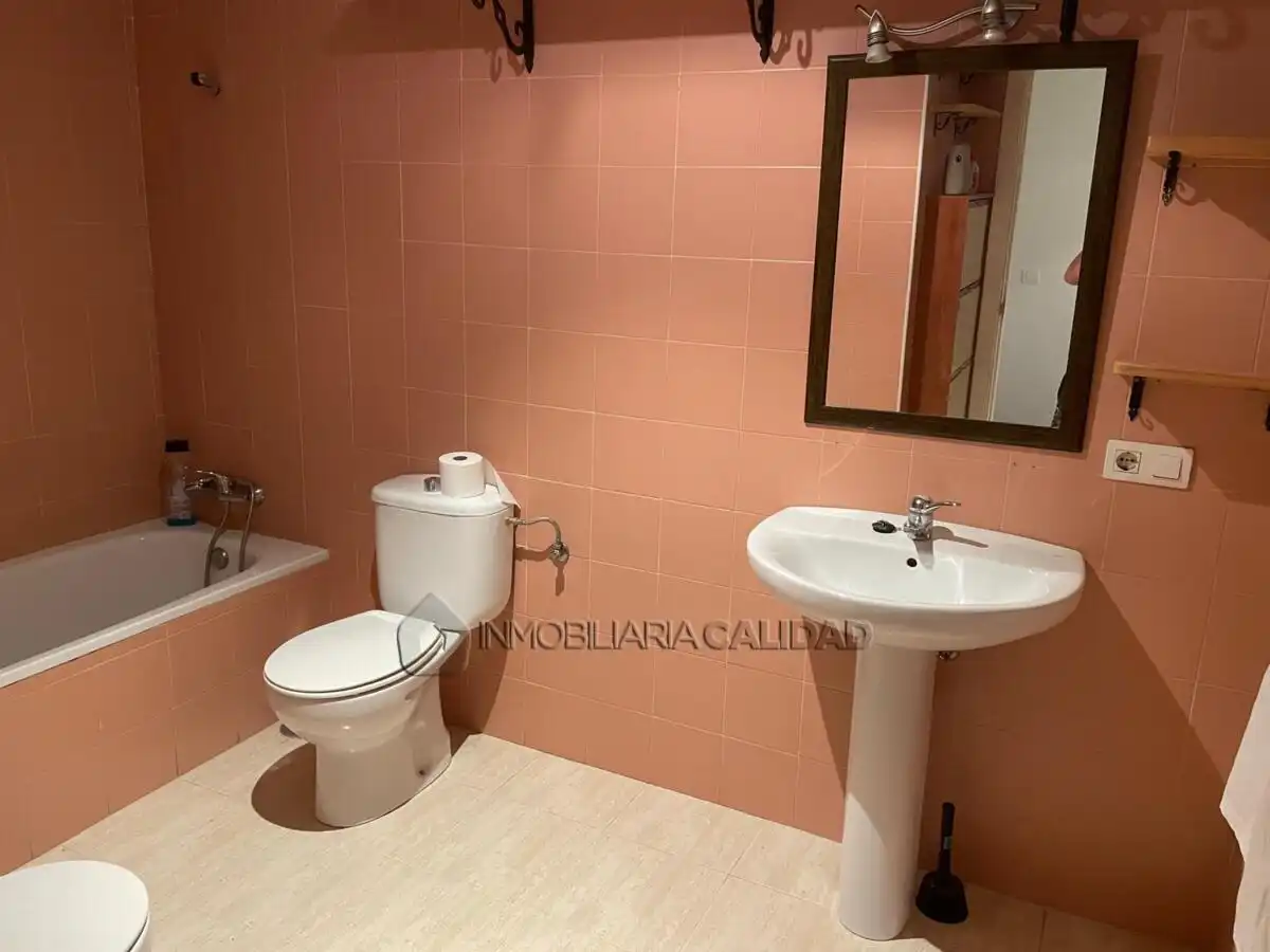 Bathroom of Flat for rent in Burgos  with Heating and Furnished
