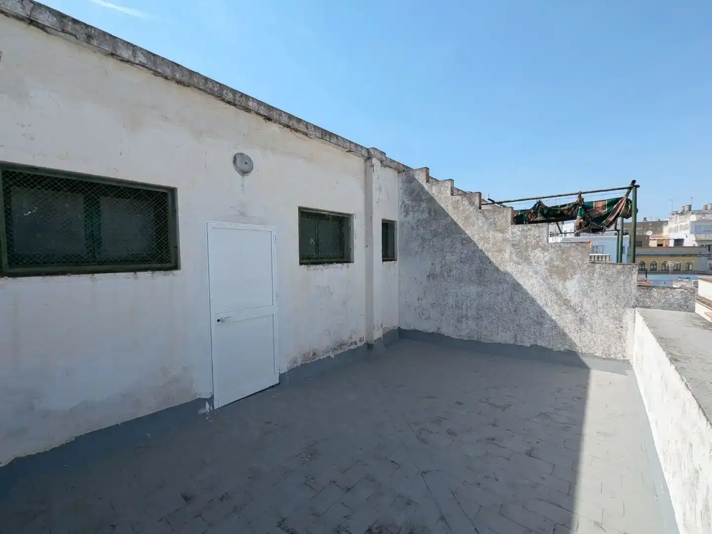 Vista exterior de Pis en venda en Jerez de la Frontera amb Balcó