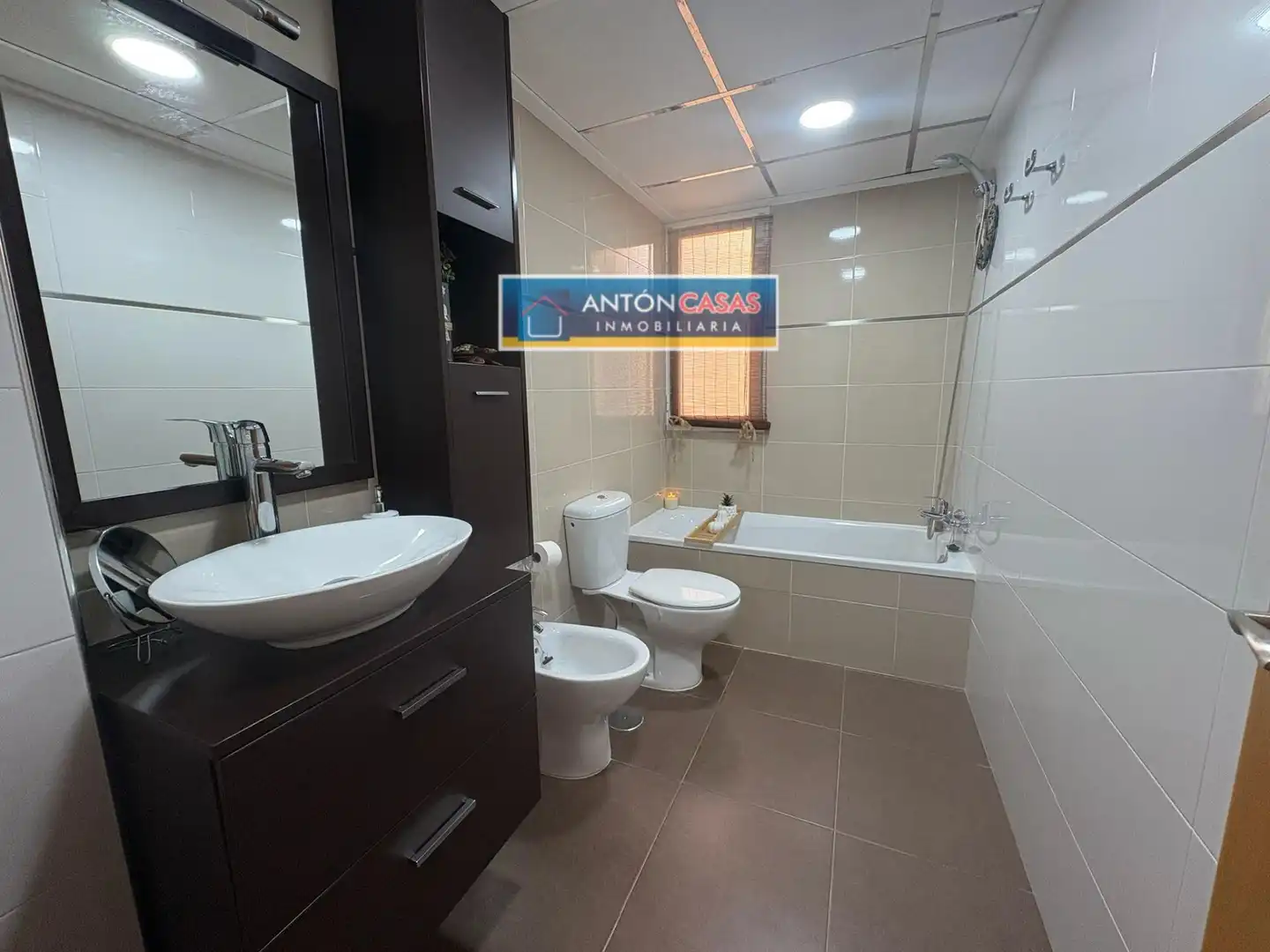 Bathroom of Duplexes for sale in Novelda  with Air Conditioner, Terrace and Storage room