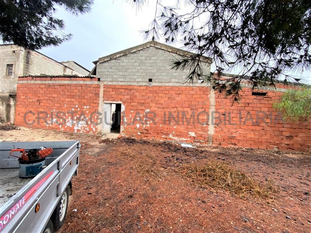Nau industrial en venda en Llíria