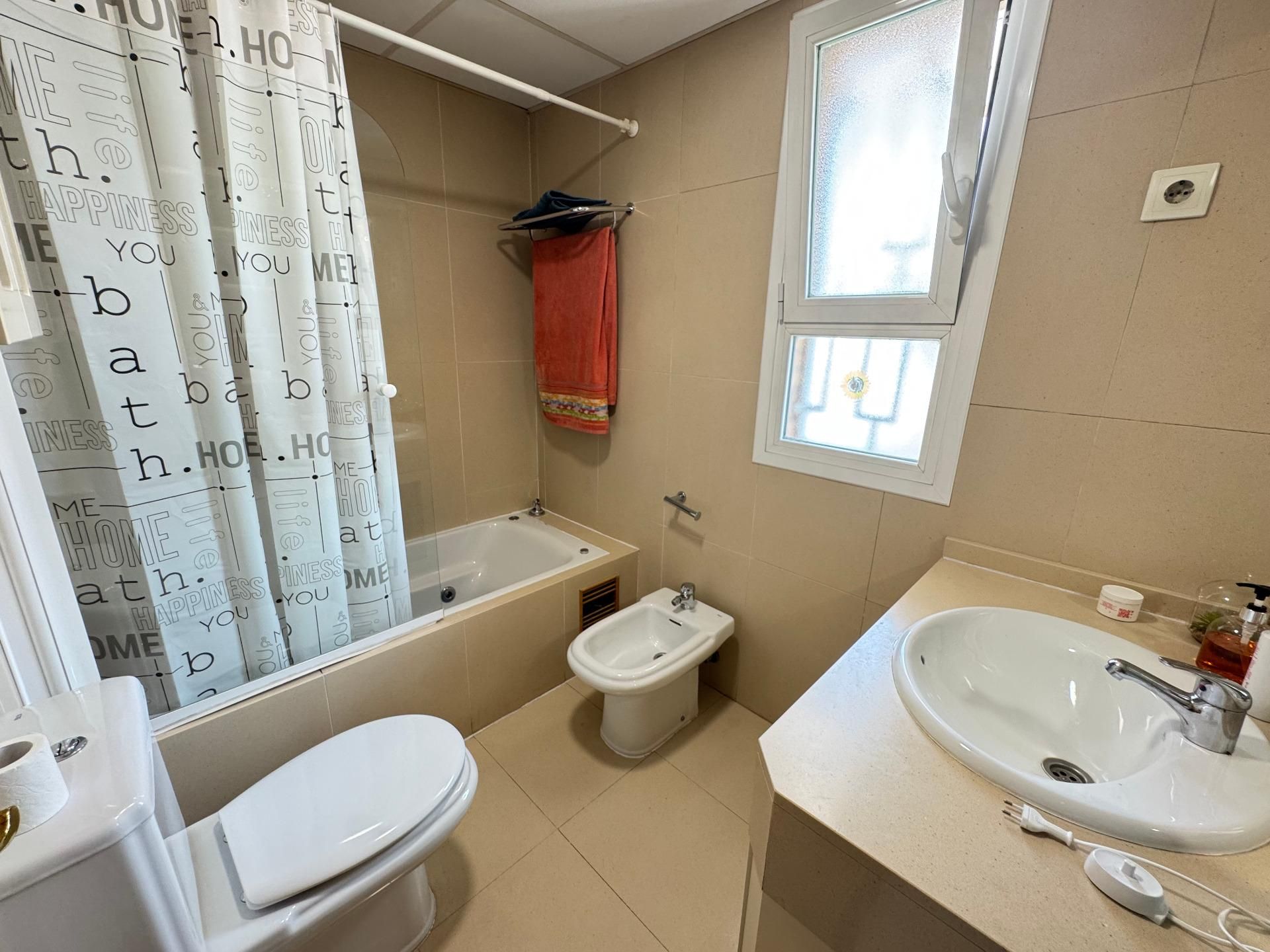 Bany de Pis en venda en Leganés amb Calefacció, Jardí privat i Piscina comunitària