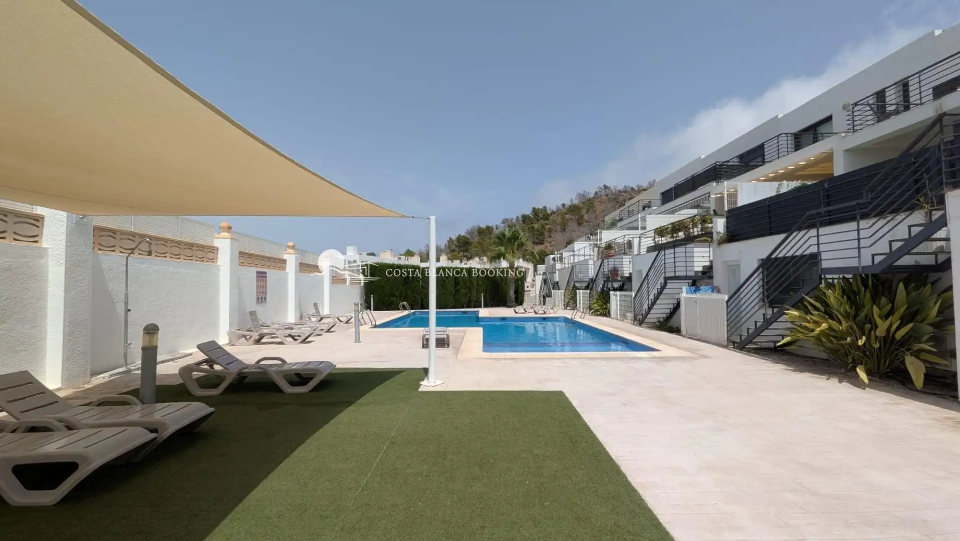 Piscina de Casa adosada en venda en L'Alfàs del Pi amb Piscina comunitària