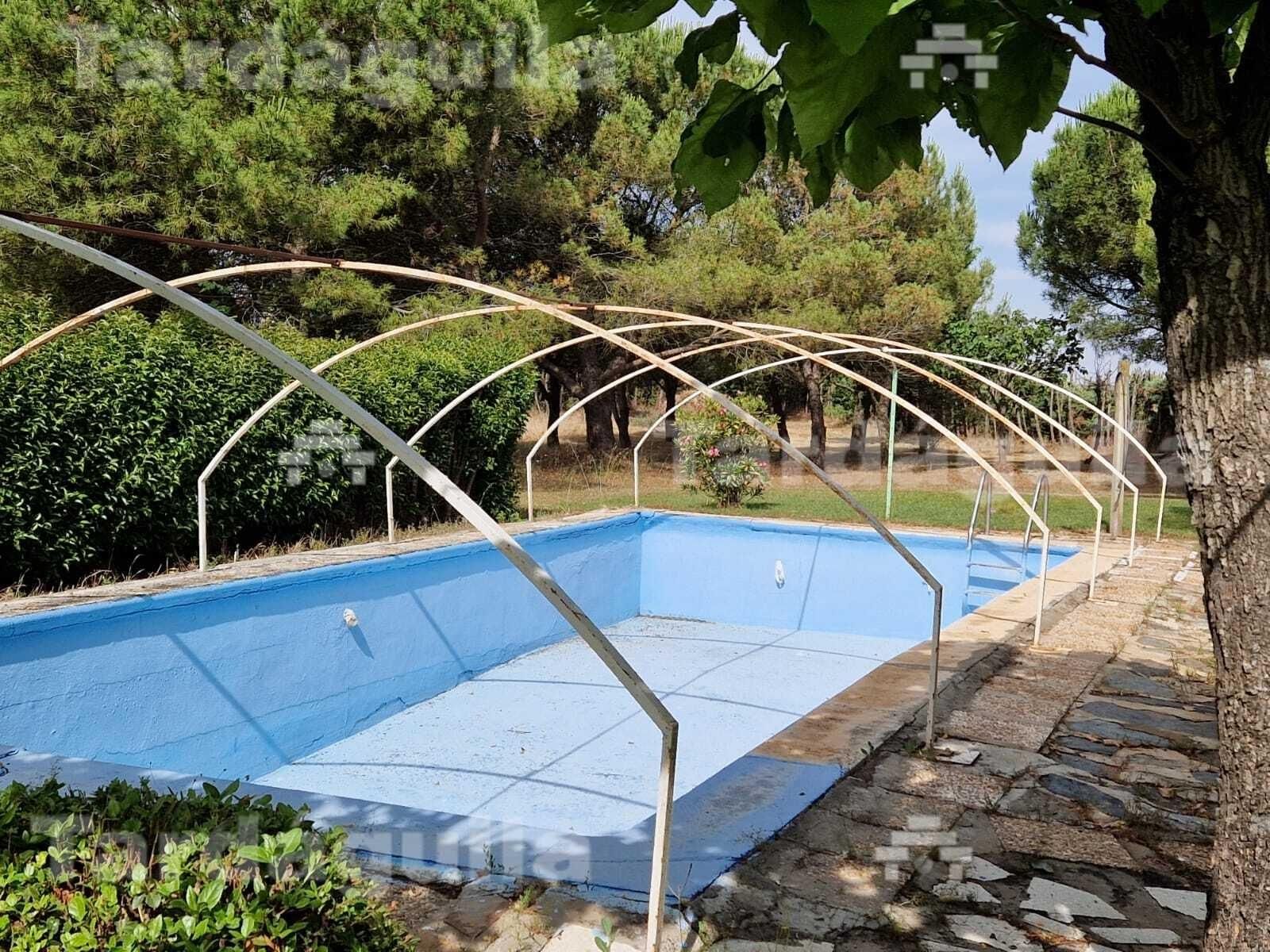 Piscina de Casa o xalet en venda en Parada de Arriba