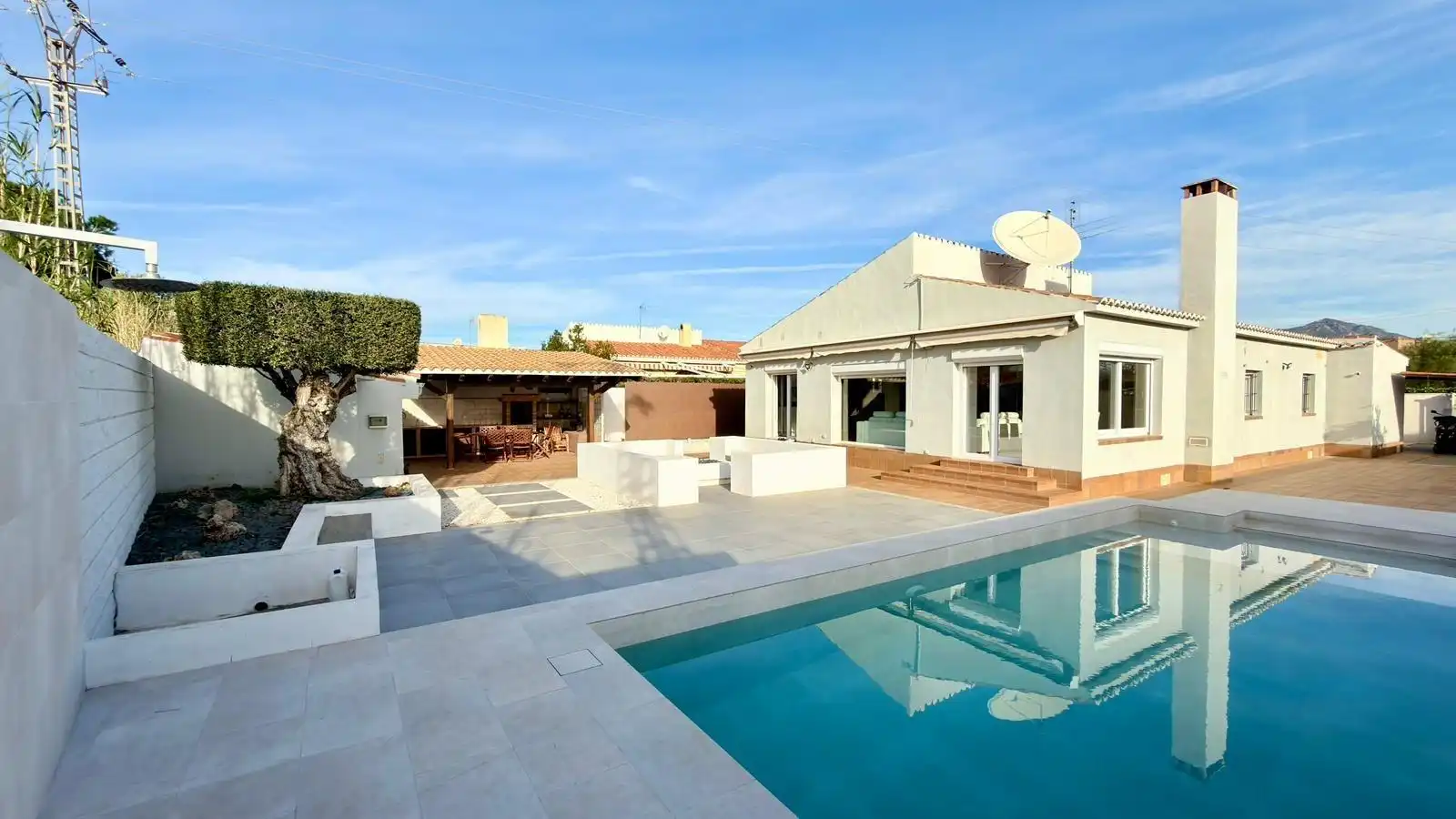 Swimming pool of Houses for sale in El Campello  with Air Conditioner, Terrace and Swimming Pool
