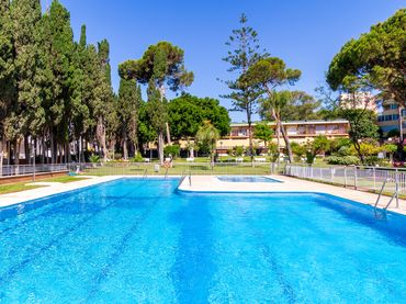 Apartament amb piscina en venda a Calle Decano José Gómez Rando