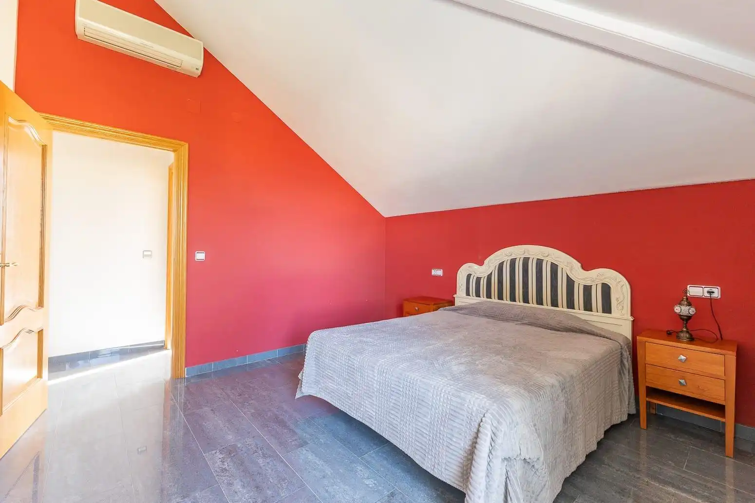 Habitación de Casa o chalet en venta en Chiva con Aire acondicionado, Terraza y Piscina