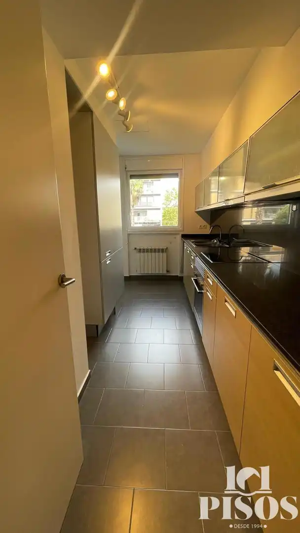 Flat with pool to rent in Isidre Margenat, imagen 11