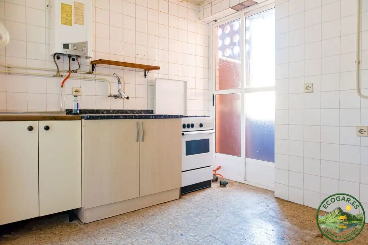 Kitchen of Flat for sale in Vega de Espinareda  with Heating, Private garden and Storage room