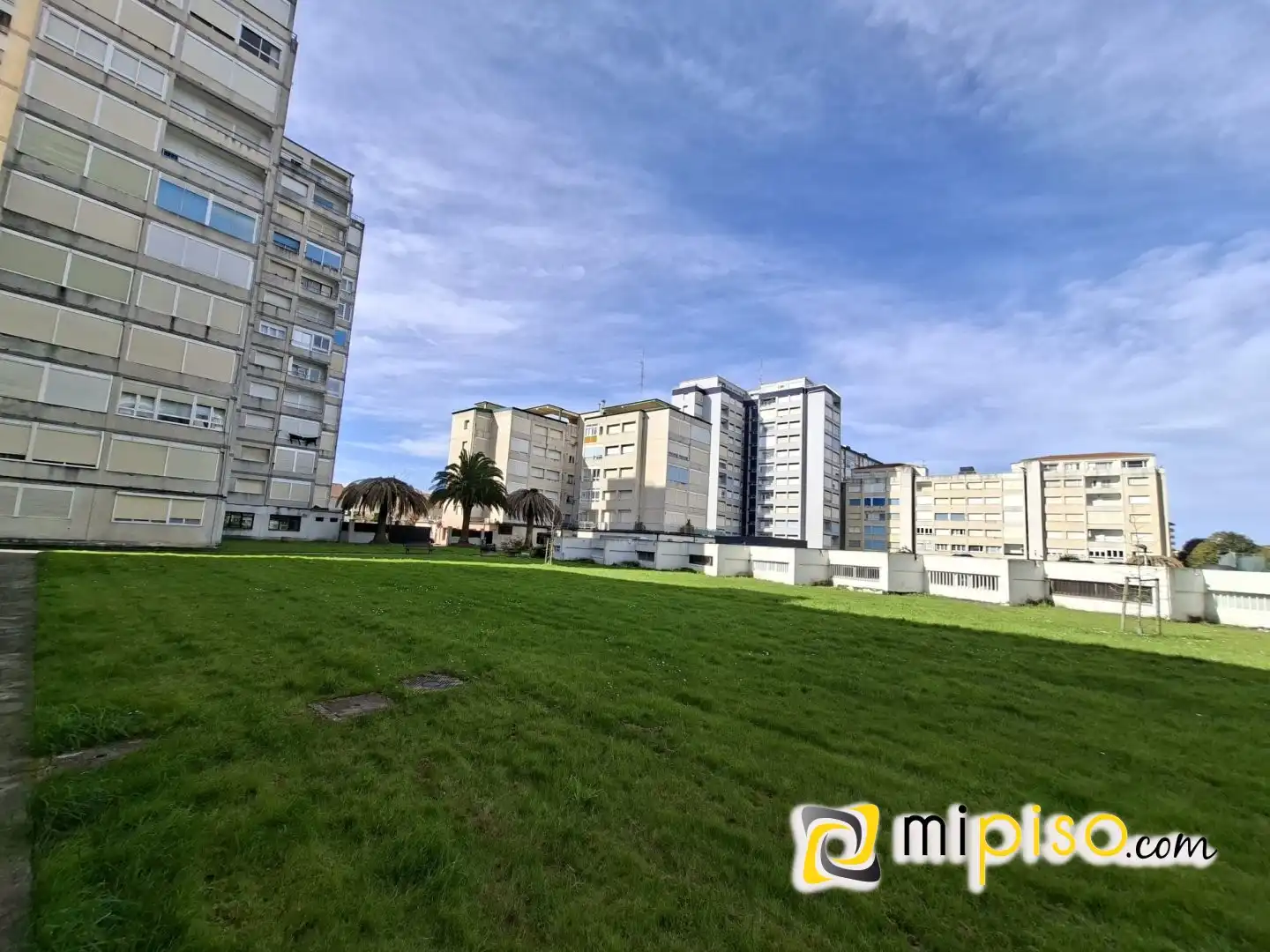 Vista exterior de Pis de lloguer en Laredo amb Calefacció i Moblat