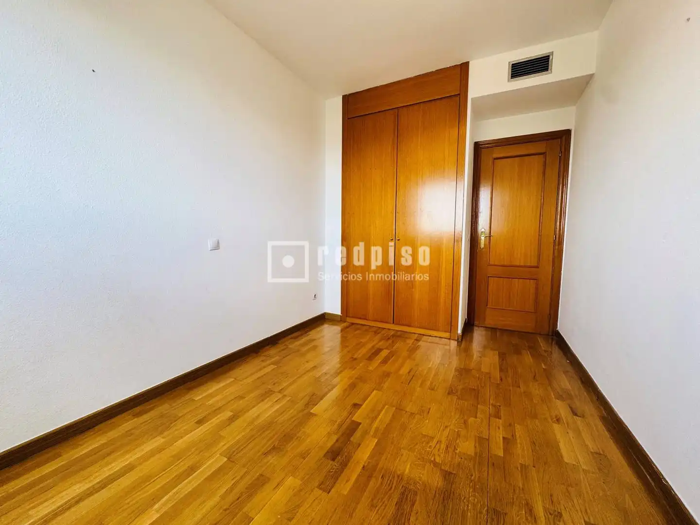 Habitación de Piso en venta en Getafe con Aire acondicionado, Calefacción y Jardín privado