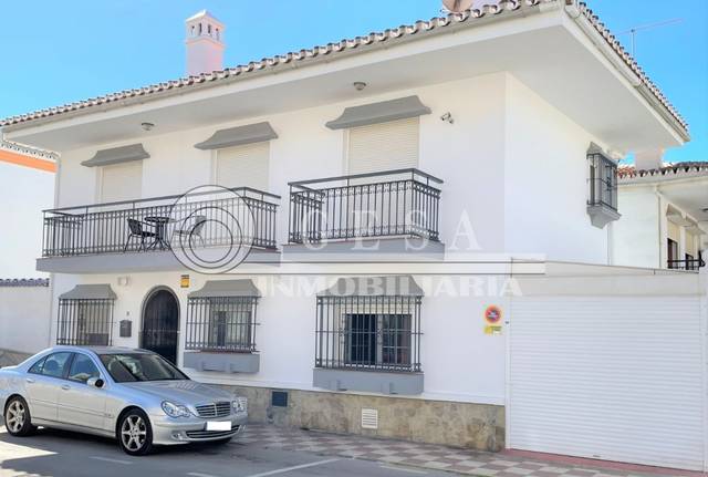 Casa-chalet en Venta en Urbanización Santa Rosa