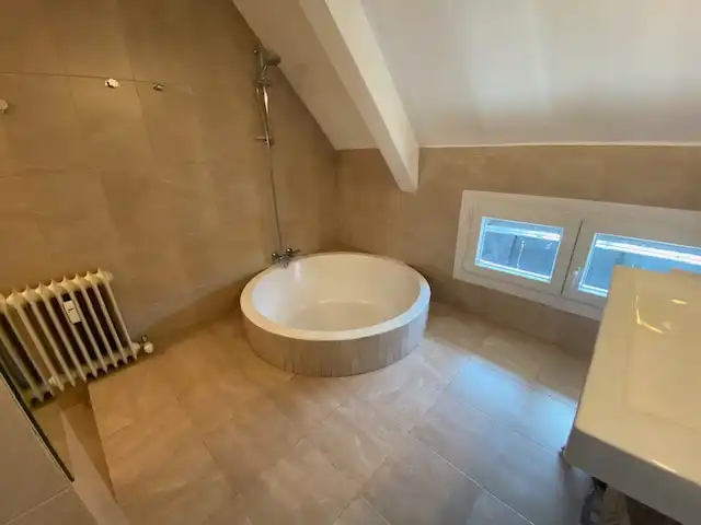 Baño de Ático de alquiler en Madrid con Aire acondicionado, Calefacción y Lavadora