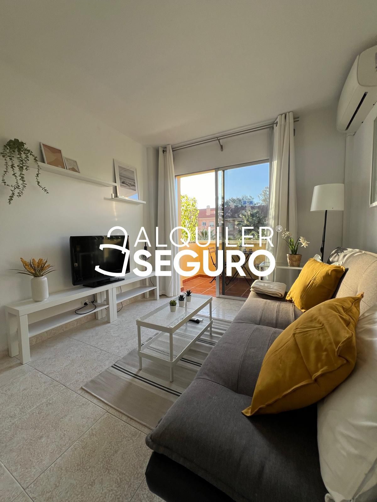 Living room of Flat to rent in Marbella  with Air Conditioner, Terrace and Swimming Pool