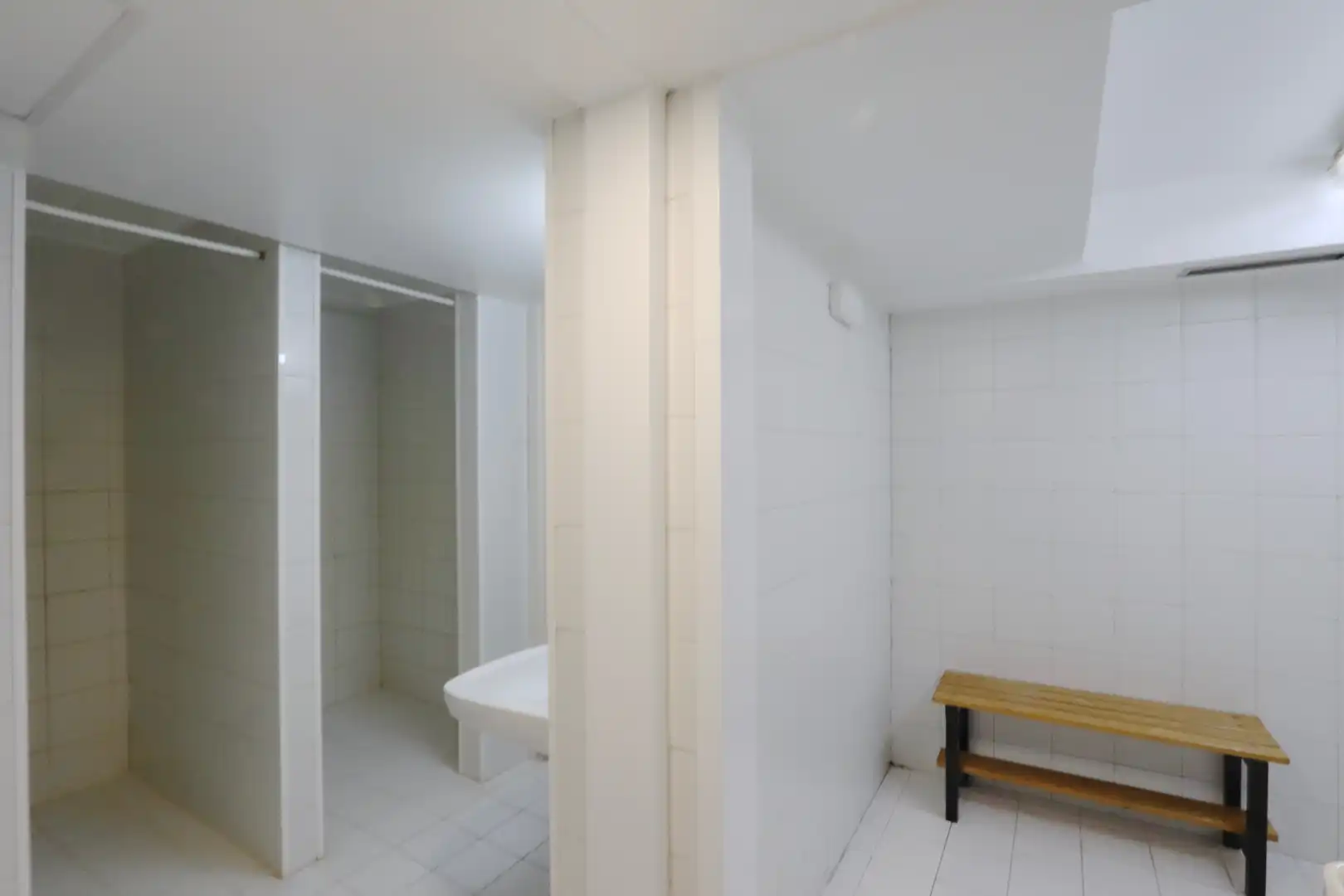 Bathroom of Flat for sale in Madrid  with Air Conditioner, Heating and Private garden