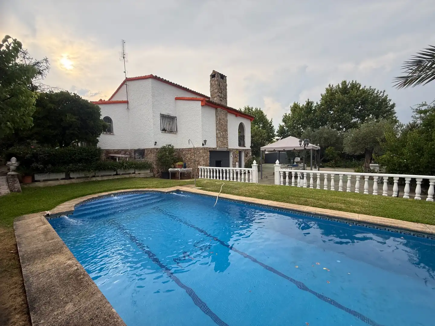 Swimming pool of Houses for sale in Villanueva del Pardillo  with Heating, Private garden and Terrace
