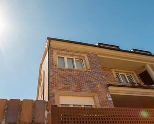 Exterior view of Single-family semi-detached for sale in Brunete  with Air Conditioner, Heating and Private garden