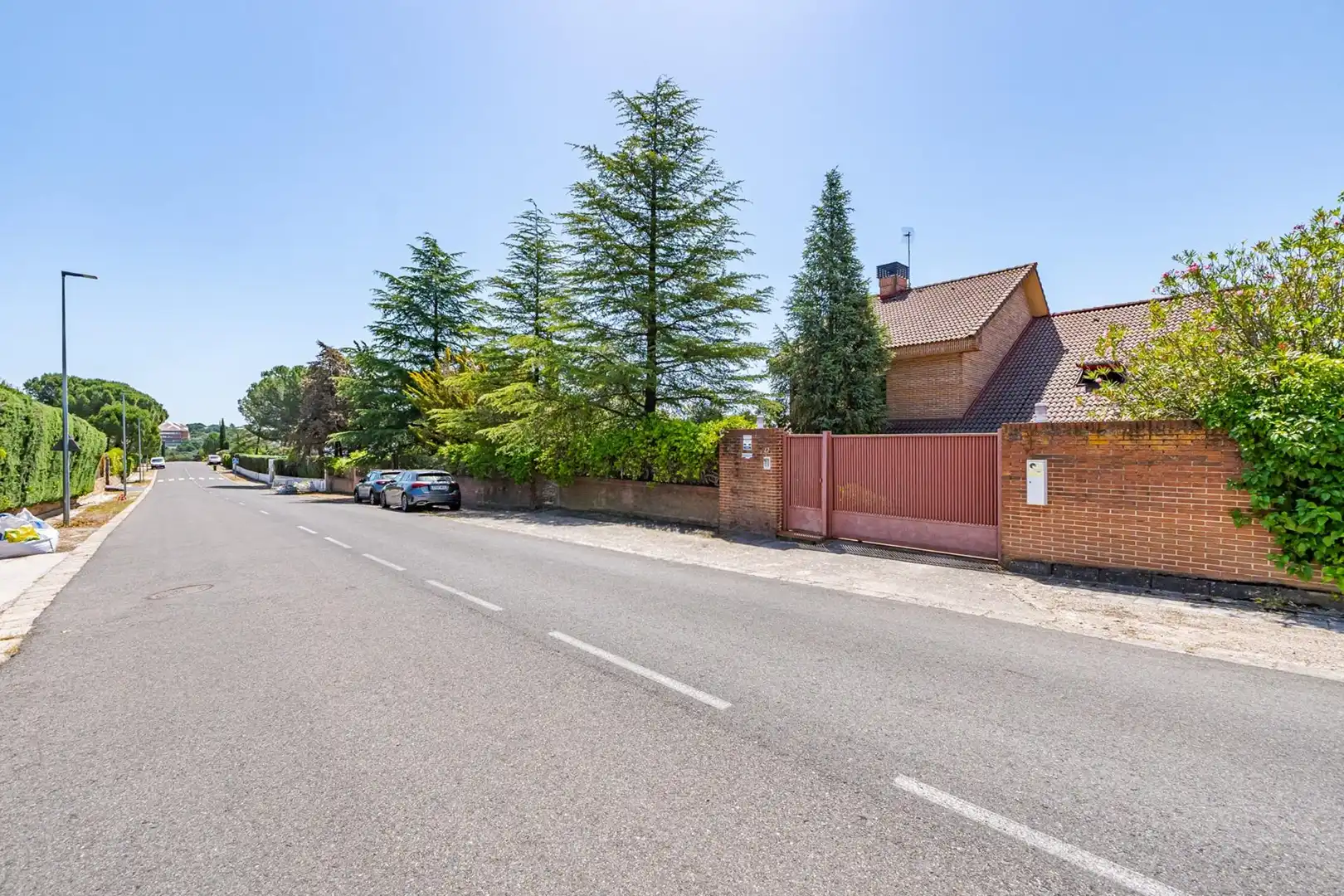 Vista exterior de Casa o chalet en venta en Las Rozas de Madrid con Aire acondicionado, Calefacción y Jardín privado