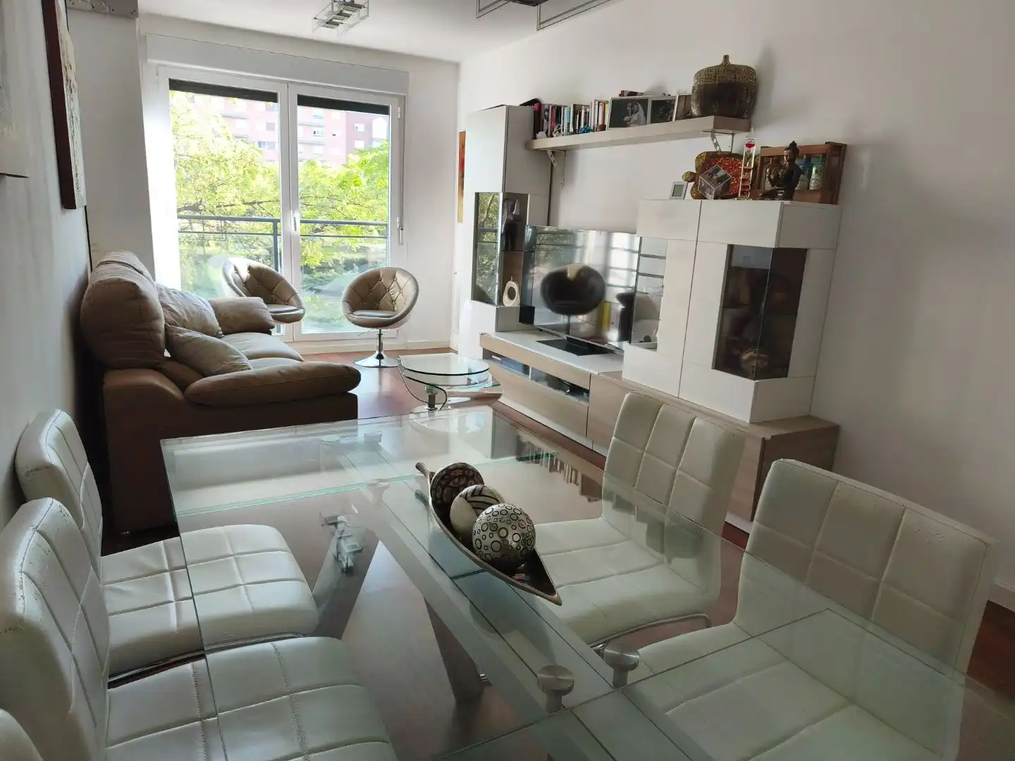 Living room of Flat for sale in  Madrid Capital  with Air Conditioner and Balcony