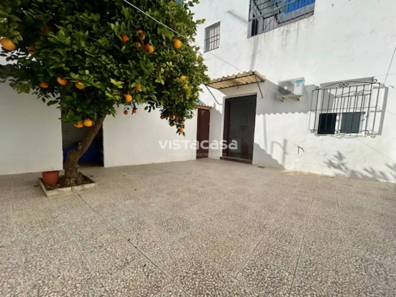 Vista exterior de Casa o xalet en venda en Mairena del Alcor amb Aire condicionat i Terrassa