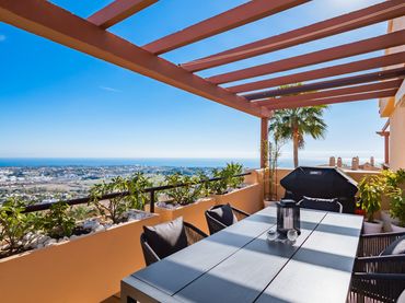 Attique avec piscine à vendre à Benahavís pueblo