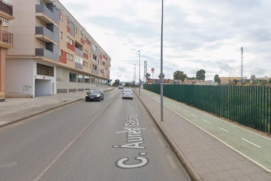 Vista exterior de Pis en venda en Linares amb Piscina comunitària