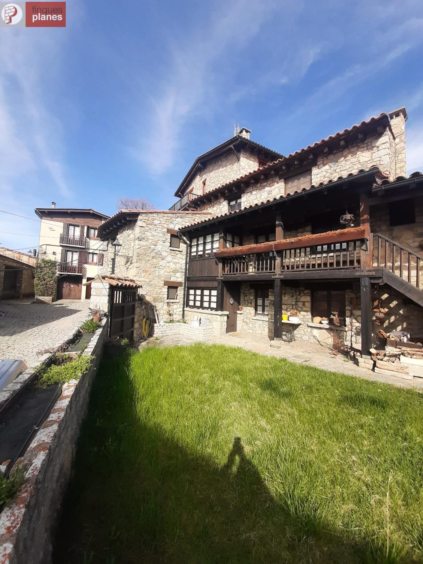 Vista exterior de Casa o xalet en venda en Lles de Cerdanya amb Terrassa i Balcó