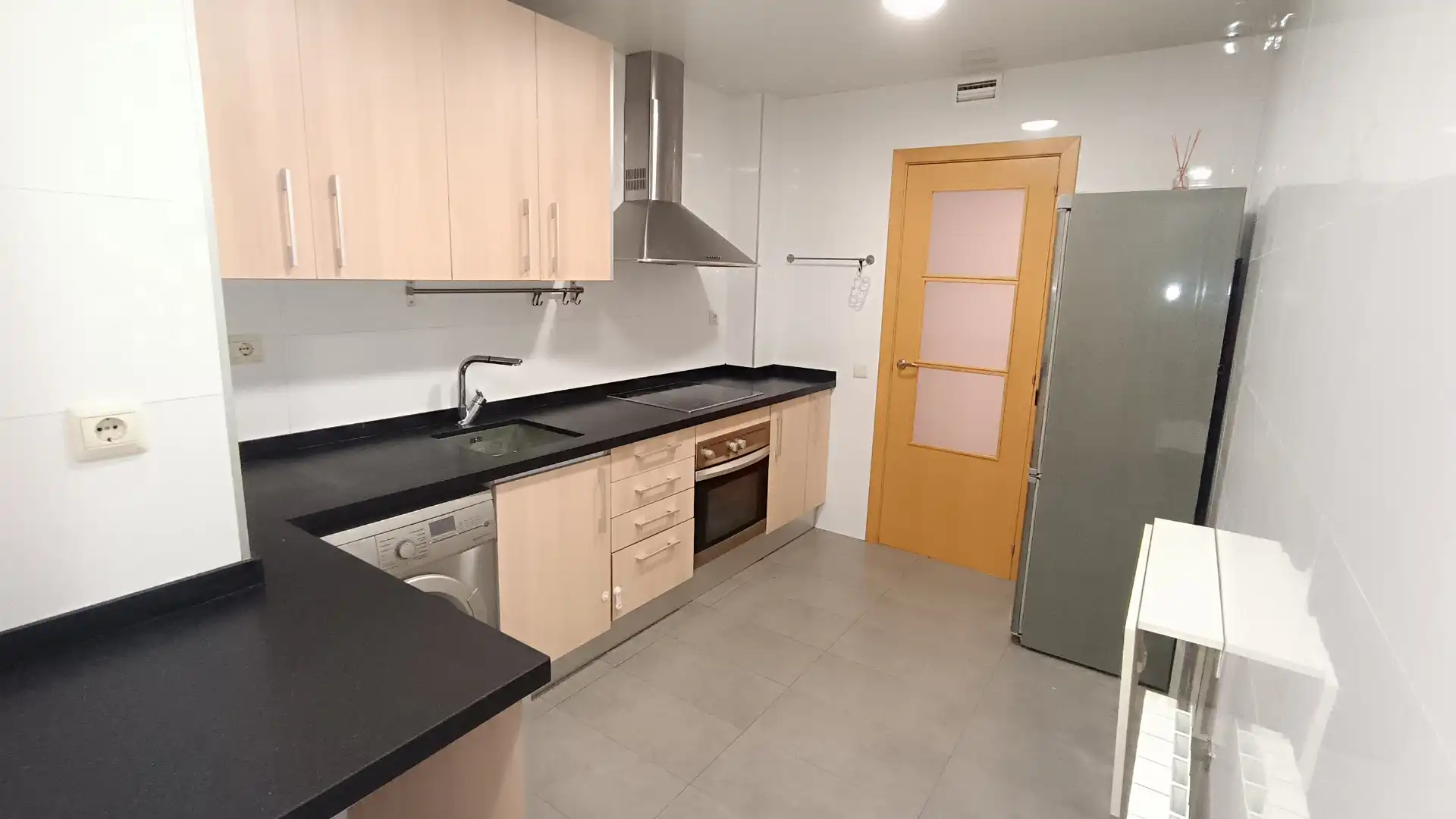 Küche von Wohnung zum Verkauf in Cornellà de Llobregat mit Klimaanlage, Heizung und Parkett