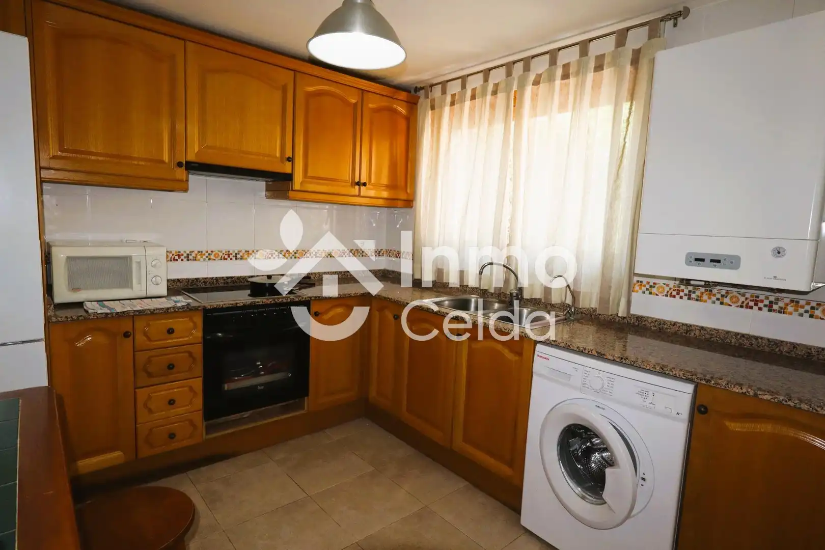 Cocina de Casa adosada en venta en Chiva con Calefacción, Jardín privado y Terraza