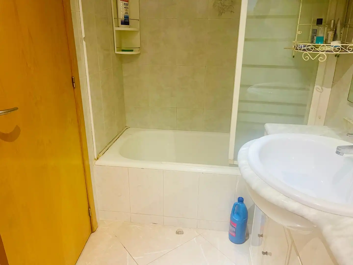 Bathroom of Flat for sale in Gandia  with Air Conditioner, Heating and Furnished