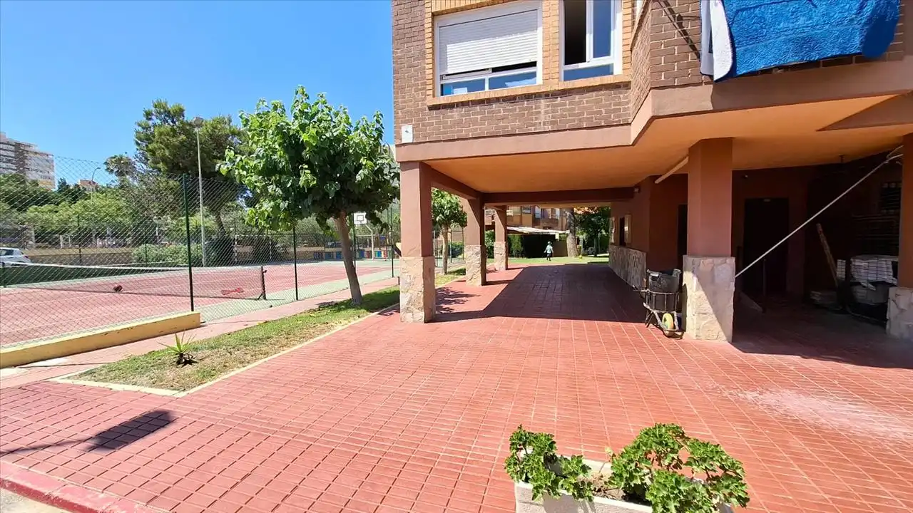 Vista exterior de Pis en venda en Alicante / Alacant