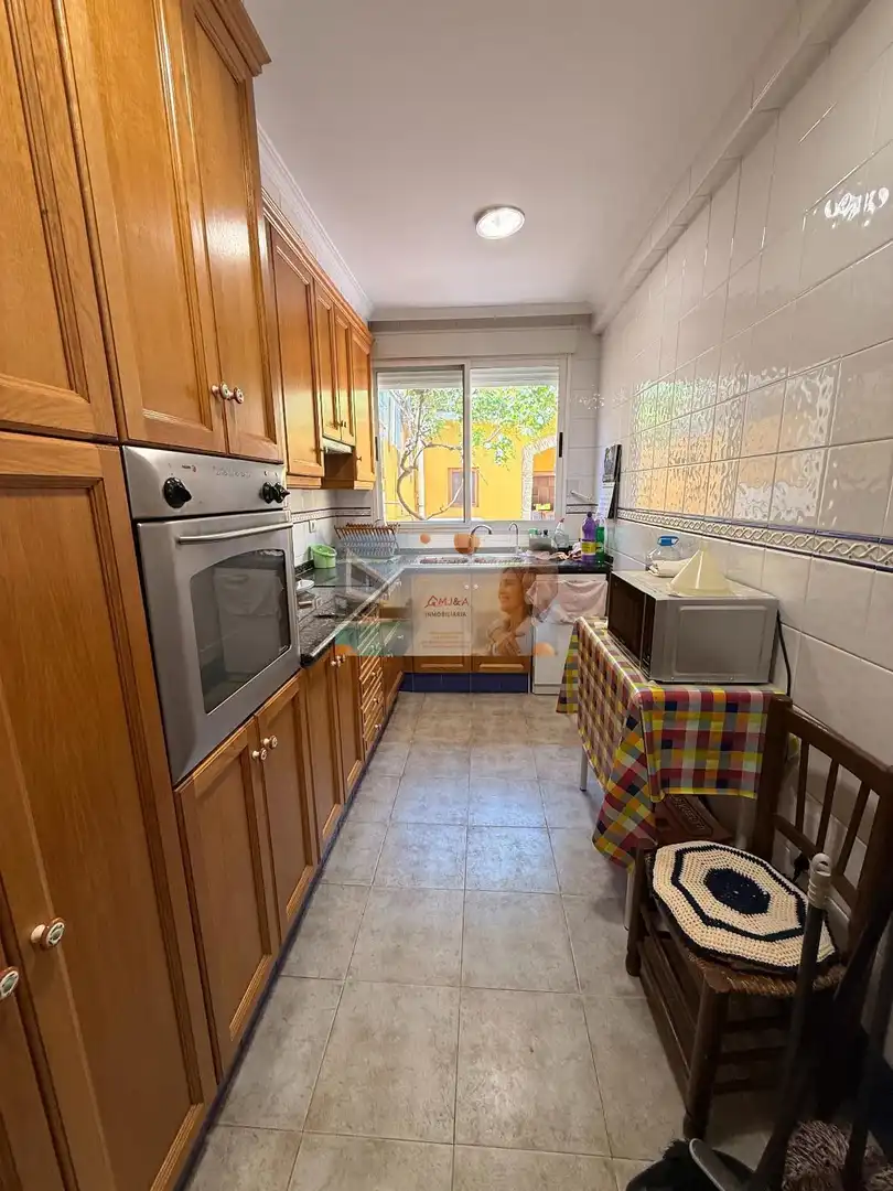 Cuina de Casa o xalet en venda en Castellón de la Plana / Castelló de la Plana amb Aire condicionat, Calefacció i Jardí privat