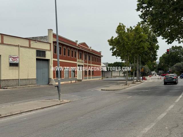 Nave industrial en Venta en De La Infancia en Poleares