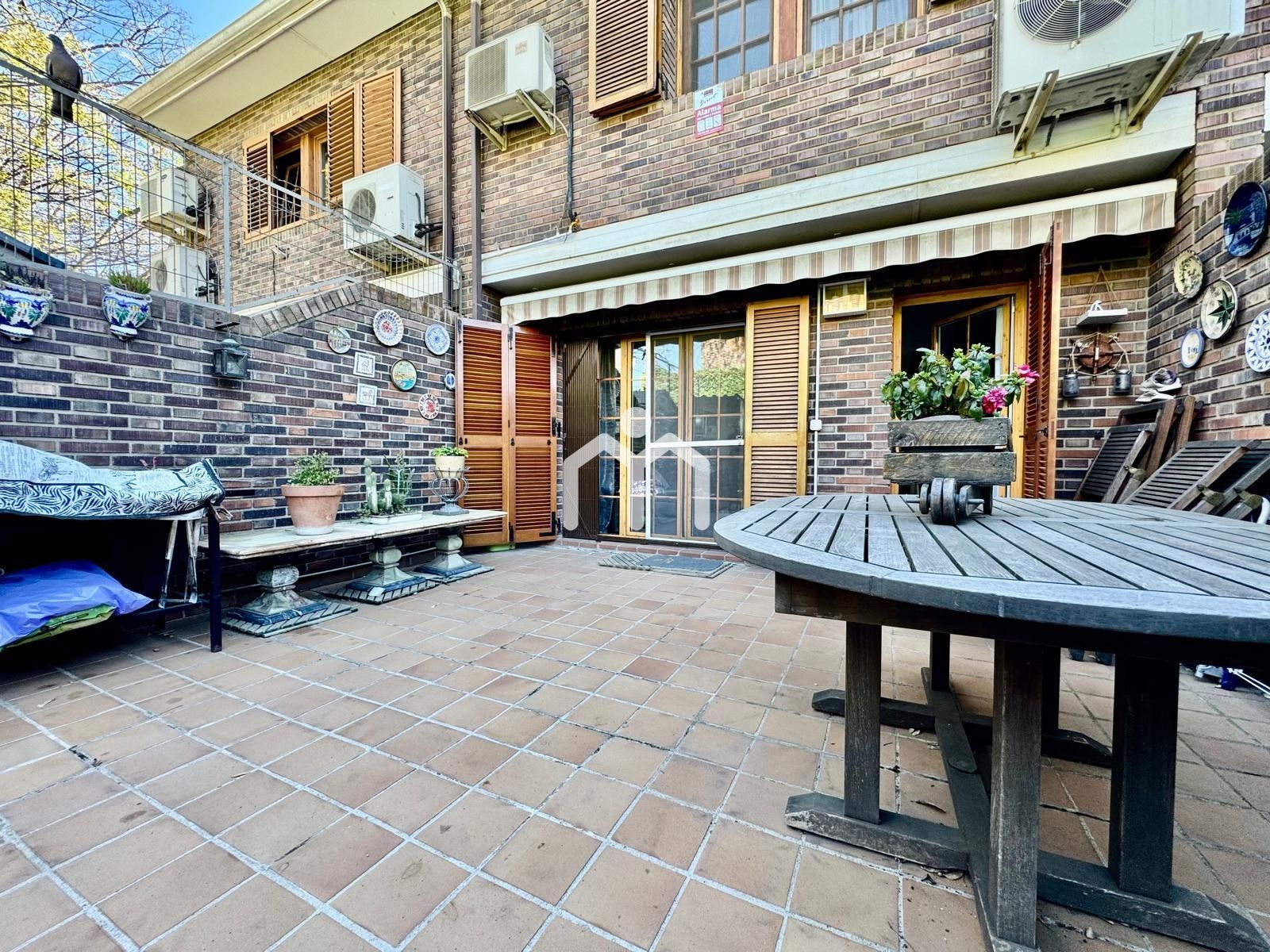 Terrace of House or chalet for sale in Badalona  with Air Conditioner, Heating and Private garden