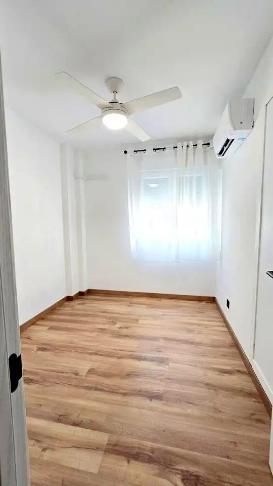 Schlafzimmer von Wohnung zur Miete in Gandia mit Klimaanlage, Terrasse und Möbliert